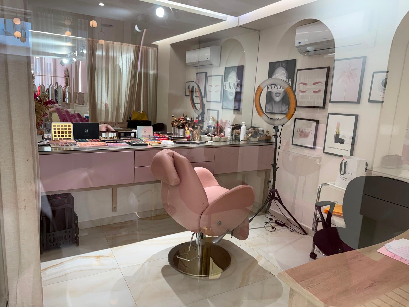 Gallery 05